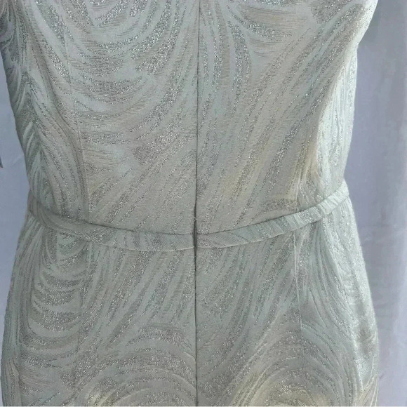 Gianni Bini sleeveless scoop neck cream and silver patterned dress. - Picture 8 of 11